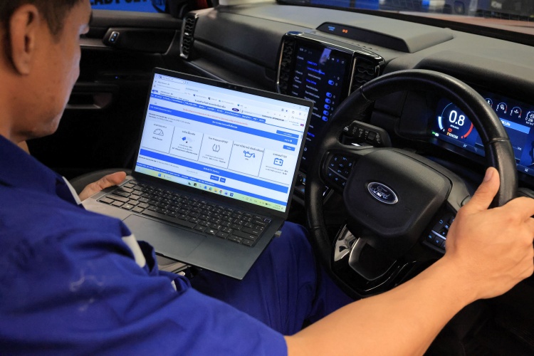 batch_04.-Ford-Technician-Skill-Contest_ระบบเทคโนโลยี-Connected-Vehicle จากความกังวลของลูกค้า สู่คำตอบที่แม่นยำ: เบื้องหลังทักษะช่างเทคนิคฟอร์ดในการ ‘แก้ไขปัญหาได้ถูกต้องตั้งแต่ครั้งแรก’