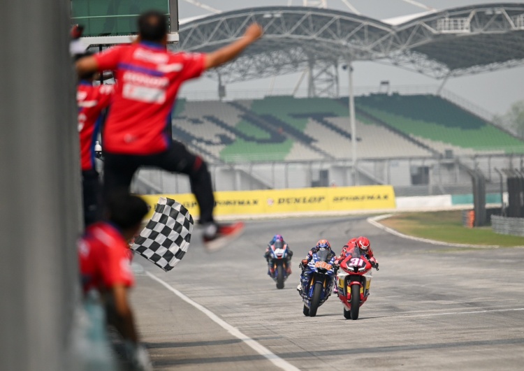 batch_ARRC-SS600-Rd5-R1-05 “มิกซ์-ธนัช” พลิกเกมคว้าชัยเซปังฯ ทะยานขึ้นจ่าฝูง SS600 “เฟอร์-ปัญจรุจน์” แซง 14 คันรวด ศึก ARRC เรซแรก สนามที่ 5
