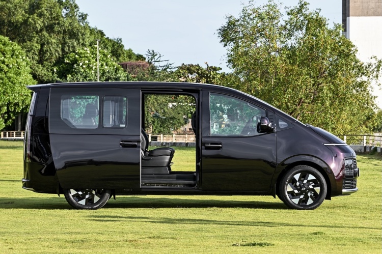 batch_Hyundai-new-STARIA-Hybrid_15 The new HYUNDAI STARIA Hybrid รถ MPV ขุมพลังไฮบริดที่มอบประสบการณ์ใหม่สำหรับทุกคน