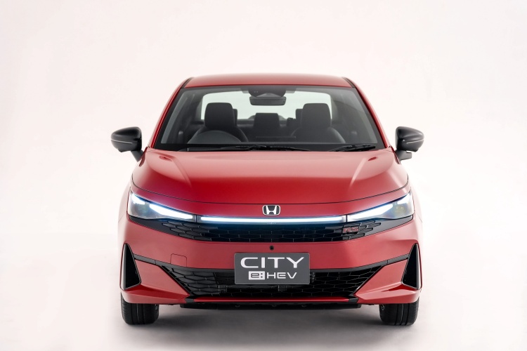 batch_New-City-eHEV_2 New Honda City คว้ารางวัลสุดยอดสินค้าและบริการแห่งปี 2569 BUSINESS+ PRODUCT OF THE YEAR AWARDS 2026
