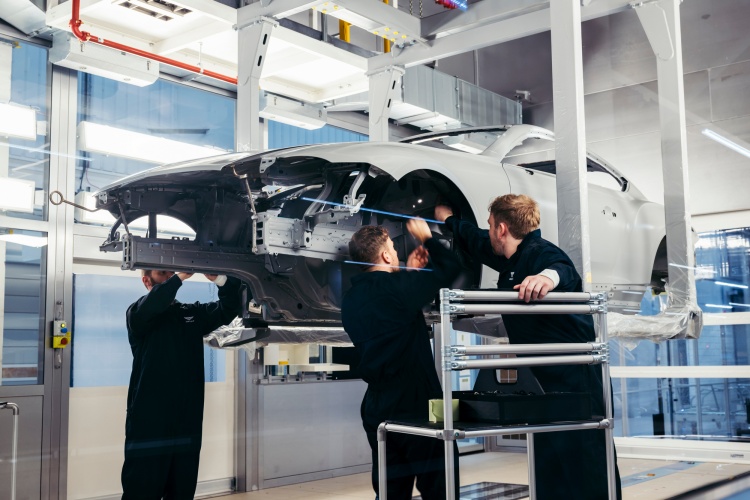 batch_New-Paint-Shop-and-Spectraflair-12 Bentley Motors ทุ่มทุน ‘หมื่นล้าน’ ผลิกโฉมโรงงาน รับสายการผลิต ‘Torcal’ ยนตรกรรมไฟฟ้ารุ่นแรก