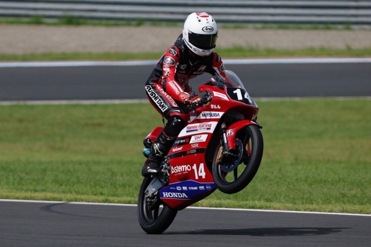 batch_QualifyRace-All-Japan-Rd.4-01 "ไบร์ท-เตชินท์" และ “โรม-วชิรวิทย์” คว้าอันดับท็อปแถวหน้า All Japan 2026 สนามที่ 4 โมเตกิ