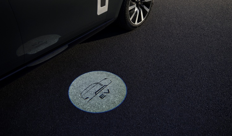 batch_RANGE-ROVER-ELECTRIC-EV-PUDDLE-LAMP-02_09_26 RANGE ROVER ELECTRIC: นิยามใหม่แห่ง SUV หรูระดับตำนาน