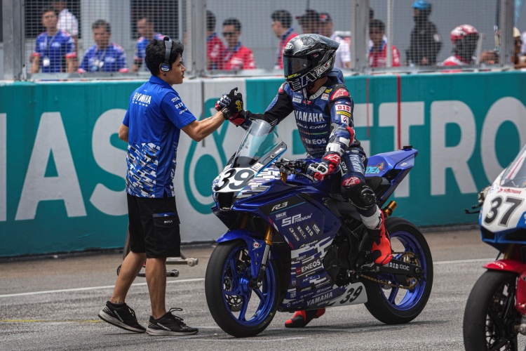 batch_S__630792204 “ไทยยามาฮ่า” ฟอร์มโหด ! ประเดิมเรซแรก ARRC สนาม 5 เซปังฯ “ไอเดีย” แซงดุ 9 คันเข้าวิน จ่อแชมป์เอเชียรุ่น AP250 “ตี” คว้าโพเดียมอันดับ 2 รุ่น SS600 จี้ผู้นำเหลือ 5 แต้ม
