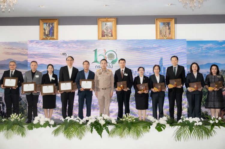 batch_Thai-Honda-รับรางวัลกรมป่าไม้-6 ไทยฮอนด้า รับรางวัลผู้ช่วยเหลือราชการกรมป่าไม้ ประจำปี 2569