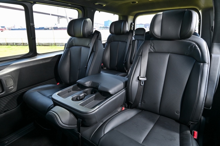 batch_รูปประกอบข่าว_Hyundai-new-STARIA-Hybrid_10 ทางออก "เดอะแบก" The new HYUNDAI STARIA Hybrid" รถ MPV ไฮบริด 11 ที่นั่ง พร้อมสำหรับทุกภารกิจ