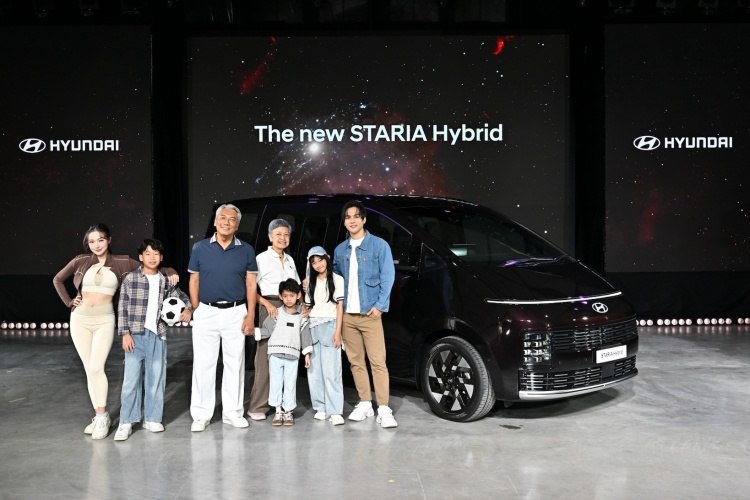 batch_รูปประกอบข่าว_Hyundai-new-STARIA-Hybrid_4 ทางออก "เดอะแบก" The new HYUNDAI STARIA Hybrid" รถ MPV ไฮบริด 11 ที่นั่ง พร้อมสำหรับทุกภารกิจ