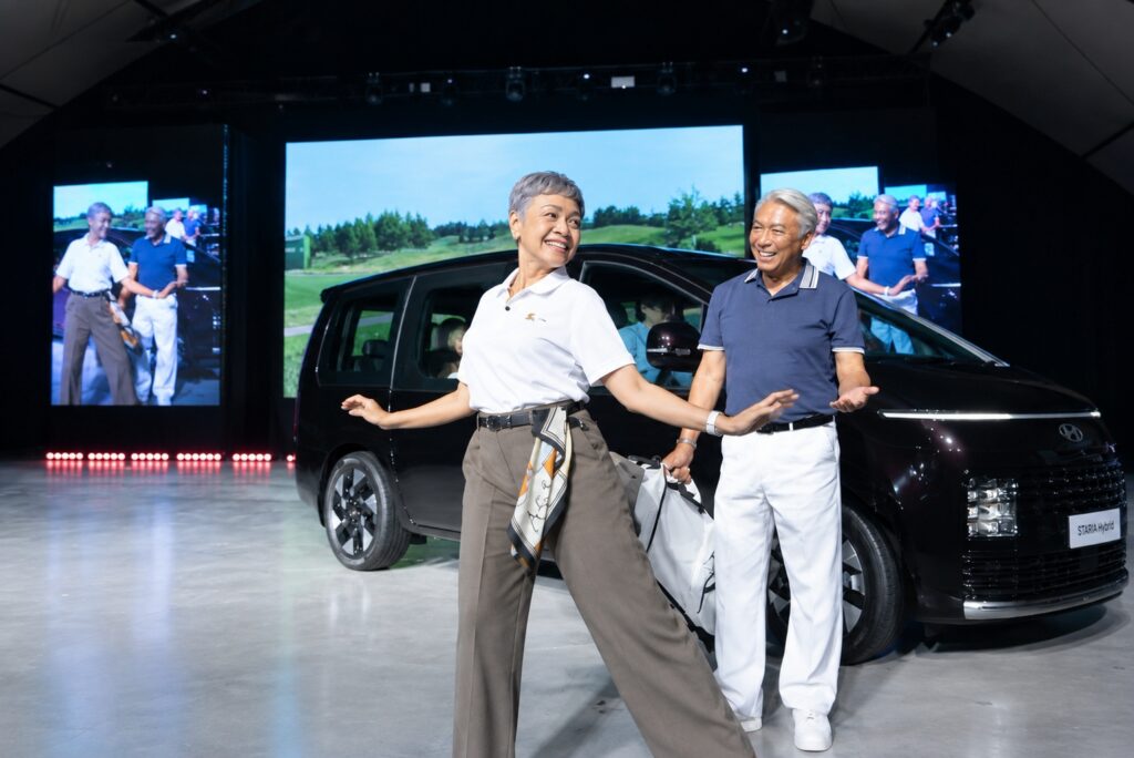 ภาพประกอบข่าว_The-new-STARIA-Hybrid_9-1024x684 Hyundai เปลี่ยนเวทีเปิดตัว The new STARIA Hybrid ผ่านเรื่องราวของ "เดอะแบก" สะท้อนเทรนด์การตลาดที่เริ่มจากคน ไม่ใช่สินค้า