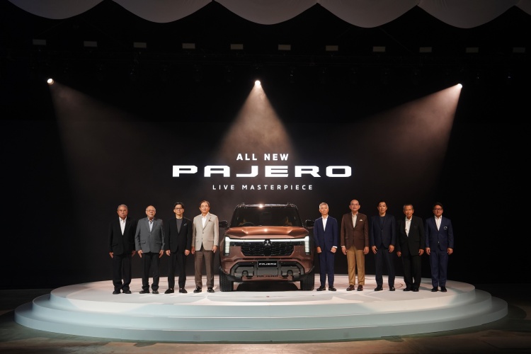 batch_00-All-New-Mitsubishi-Pajero-Press-Conference-Group-Shot All-New Mitsubishi Pajero เปิดสเปก และราคาในประเทศไทยอย่างเป็นทางการ