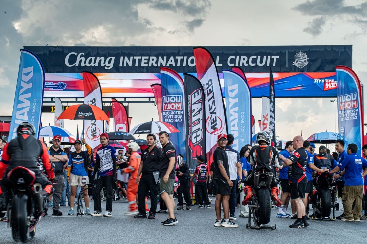 batch_6-4 NEXZTER BRIC Superbike สนาม 3 เดือดกลางสายฝน “บอล–โกยุ” หักปากกาเซียน! ลุ้นชิงดำนัดส่งท้ายปี