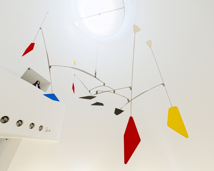 batch_Alexander-Calder_Les-Trois-Barres_Dib-Bangkok_1 บีเอ็มดับเบิลยู ประเทศไทย จัดนิทรรศการ “Driven by Dedication” ผสานศิลปะเข้ากับความหรูหราแห่งอนาคต ใน New Series 7