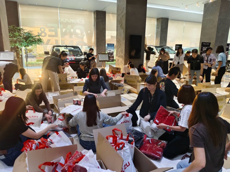 batch_Flood-Relief-13 อีซูซุ เคียงข้างทุกสถานการณ์ ส่งต่อความห่วงใย ฝ่าวิกฤตอุทกภัยไปด้วยกัน