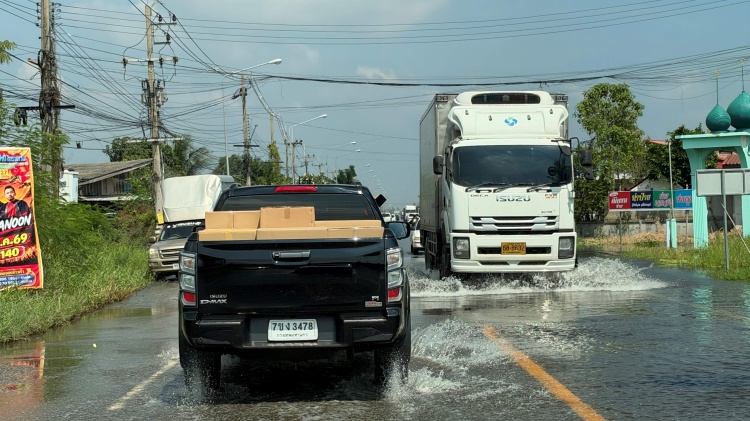 batch_Flood-Relief-3 อีซูซุ เคียงข้างทุกสถานการณ์ ส่งต่อความห่วงใย ฝ่าวิกฤตอุทกภัยไปด้วยกัน