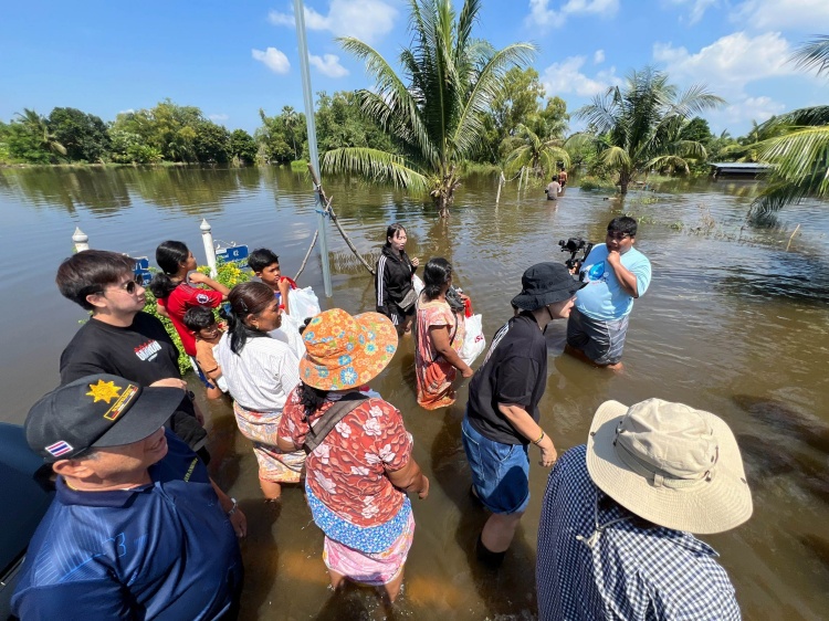 batch_Flood-Relief-9 อีซูซุ เคียงข้างทุกสถานการณ์ ส่งต่อความห่วงใย ฝ่าวิกฤตอุทกภัยไปด้วยกัน