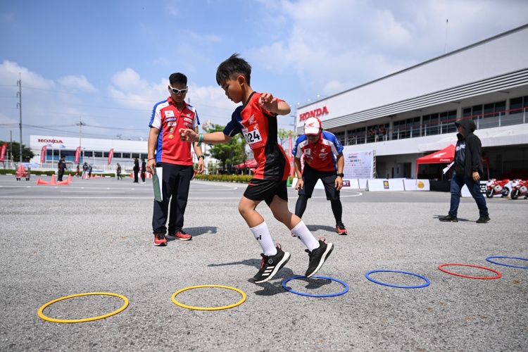 batch_Honda-Academy-Selection-2027-03 “ฮอนด้า อะคาเดมี่ ไทยแลนด์ 2027” ส่งต่อประสบการณ์จากรุ่นพี่ สู่การสร้างนักแข่งรุ่นใหม่