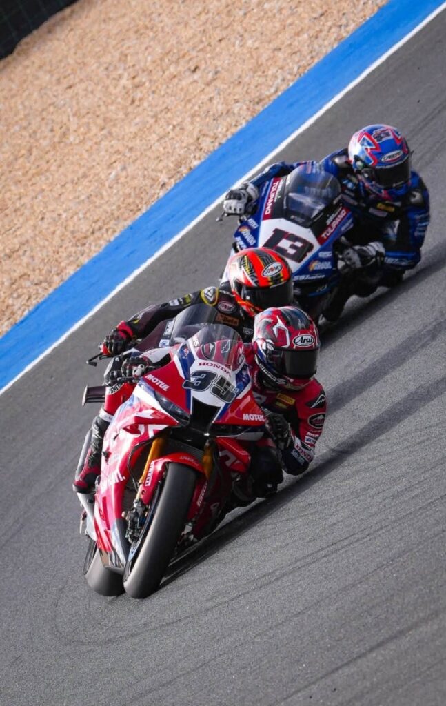 batch_Pre-WSBK-Rd.12-02-647x1024 “ก้อง-สมเกียรติ” พร้อมรถแข่ง Honda CBR1000RR-R เดินหน้าท้าทาย คว้าแต้ม ในศึกเวิลด์ ซูเปอร์ไบค์ สนามสุดท้าย