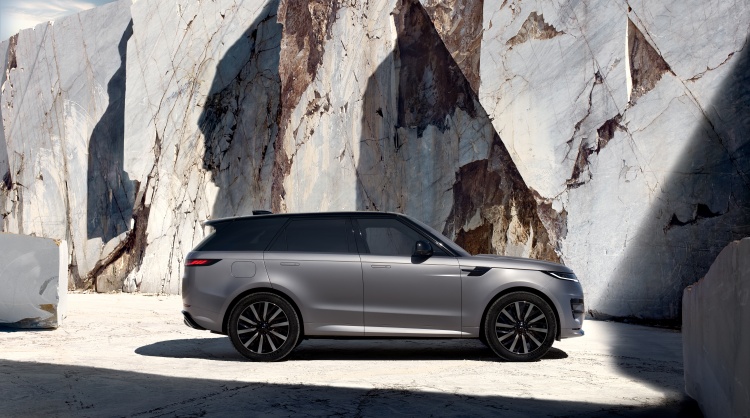 batch_RRS_Electric_27MY_Exterior_05_300926 RANGE ROVER SPORT ELECTRIC: พลังไฟฟ้าที่ปลุกทุกสัมผัสแห่งการขับขี่