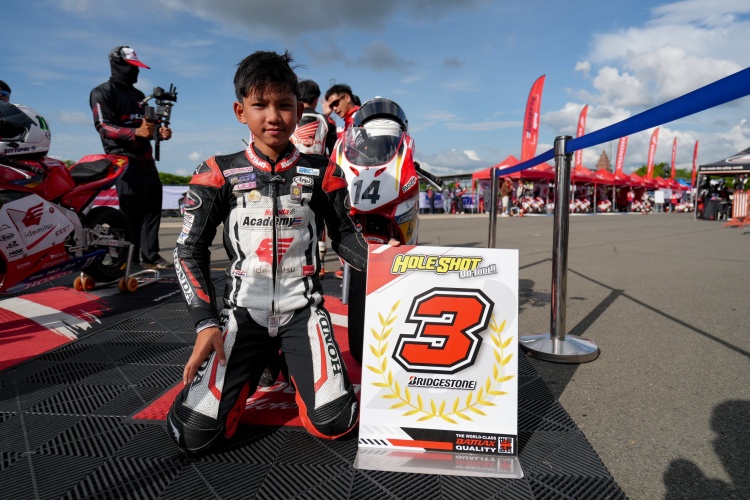 batch_Race-Academy-Rd.7-04 “มาร์วิน-ศรัณวัชร์” ควง “เดอะเบสท์-ภาสกร” โชว์ฟอร์มแกร่ง คว้าแชมป์ศึกดวลความเร็วเฟ้นหายอดนักบิดเยาวชน ฮอนด้า อะคาเดมี่ 2026 สนาม 7 บุรีรัมย์