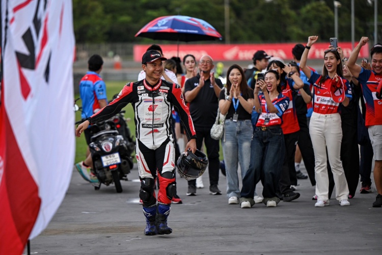 batch_Race-BRIC-Rd.3-06 “ไฮเปค-กฤษฎา” ผงาดคว้าชัยโฮมเรซ ทัพฮอนด้า เดินหน้ากวาดโพเดียม 2 รุ่นใหญ่ ศึก BRIC Superbike สนาม 3