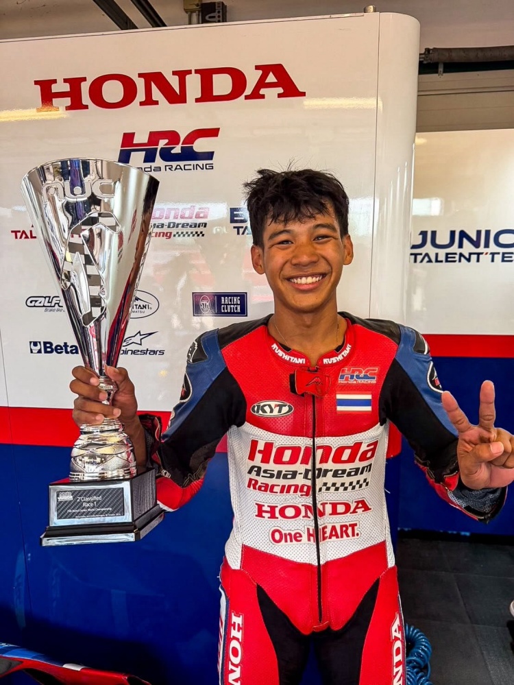 batch_Race-JuniorGP-Rd.7-02 “ไม้คิว-เกียรติศักดิ์” ฟอร์มสุดแกร่ง ผงาดคว้ารองแชมป์ ปิดฤดูกาลศึกโมโตทรี จูเนียร์ เวิลด์ แชมเปี้ยนชิพ สนาม 7 ที่ มิซาโน