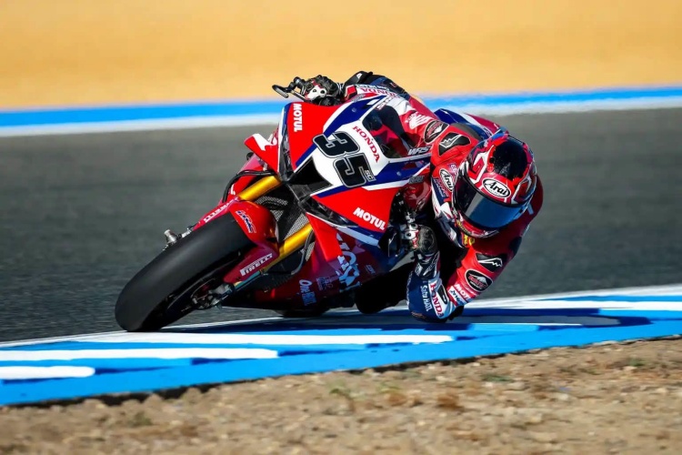 batch_Race-WSBK-Rd.12-01 “ก้อง-สมเกียรติ” ระเบิดฟอร์มส่งท้ายปี! แซงโหดคว้าอันดับ 14 เรซสุดท้าย เวิลด์ ซูเปอร์ไบค์ ที่ เฮเรซ