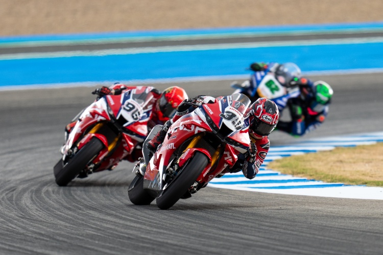 batch_Race-WSBK-Rd.12-02 “ก้อง-สมเกียรติ” ระเบิดฟอร์มส่งท้ายปี! แซงโหดคว้าอันดับ 14 เรซสุดท้าย เวิลด์ ซูเปอร์ไบค์ ที่ เฮเรซ