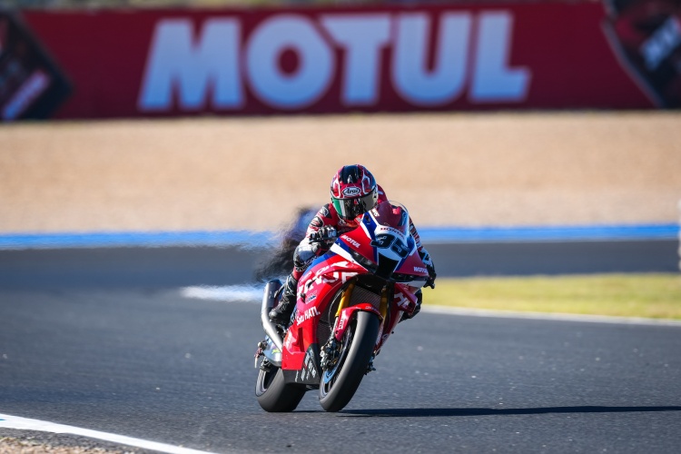 batch_Race1-WSBK-Rd.11-03 "ก้อง-สมเกียรติ" ไล่แซงสุดมันส์! ทะยานเข้าป้ายอันดับ 14 คว้าแต้มต่อเนื่อง เวิลด์ ซูเปอร์ไบค์ เรซแรก สนาม 11 เอสโตริล