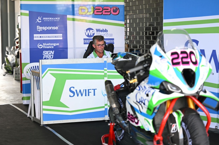 batch_S__54960143 “ชิพ-พอล-ฟริตซ์” นำทัพดาวดังดวล NEXZTER BRIC Superbike สนาม 3 สุดเข้มข้น “โอม-ภวัต” ขยับขึ้น ST2 พร้อมลุยเอ็นดูรานซ์ 2 ชั่วโมง สุดสัปดาห์นี
