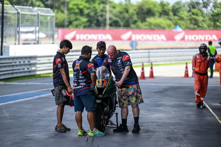 batch_S__54960145 “ชิพ-พอล-ฟริตซ์” นำทัพดาวดังดวล NEXZTER BRIC Superbike สนาม 3 สุดเข้มข้น “โอม-ภวัต” ขยับขึ้น ST2 พร้อมลุยเอ็นดูรานซ์ 2 ชั่วโมง สุดสัปดาห์นี