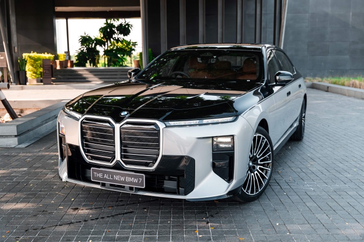 batch_The-All-New-BMW-i7-50-xDrive-M-Sport-16 บีเอ็มดับเบิลยู ประเทศไทย จัดนิทรรศการ “Driven by Dedication” ผสานศิลปะเข้ากับความหรูหราแห่งอนาคต ใน New Series 7