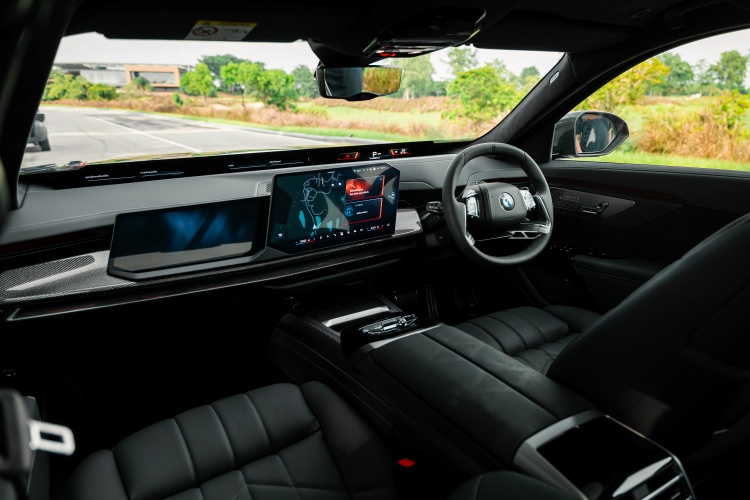 batch_The-All-New-BMW-i7-50-xDrive-M-Sport-28 บีเอ็มดับเบิลยู ประเทศไทย จัดนิทรรศการ “Driven by Dedication” ผสานศิลปะเข้ากับความหรูหราแห่งอนาคต ใน New Series 7