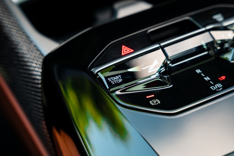 batch_The-All-New-BMW-i7-50-xDrive-M-Sport-34 บีเอ็มดับเบิลยู ประเทศไทย จัดนิทรรศการ “Driven by Dedication” ผสานศิลปะเข้ากับความหรูหราแห่งอนาคต ใน New Series 7