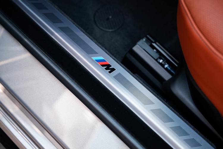 batch_The-All-New-BMW-i7-50-xDrive-M-Sport-41 บีเอ็มดับเบิลยู ประเทศไทย จัดนิทรรศการ “Driven by Dedication” ผสานศิลปะเข้ากับความหรูหราแห่งอนาคต ใน New Series 7