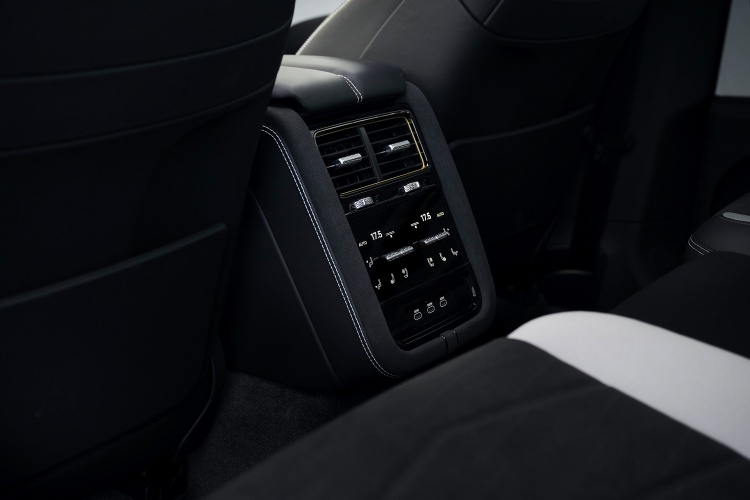 batch_jpeg-Imagery_Torcal-S_28MY_28MY-Torcal-S-First-Edition-in-Electrum-Satin-Interior-7 เบนท์ลีย์ แบงค็อก เปิดราคา พร้อมรับจอง ‘Torcal’ ยนตรกรรมพลังงานไฟฟ้าโฉมใหม่